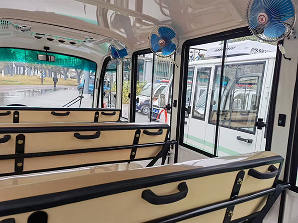 11座封閉電動觀光車內飾