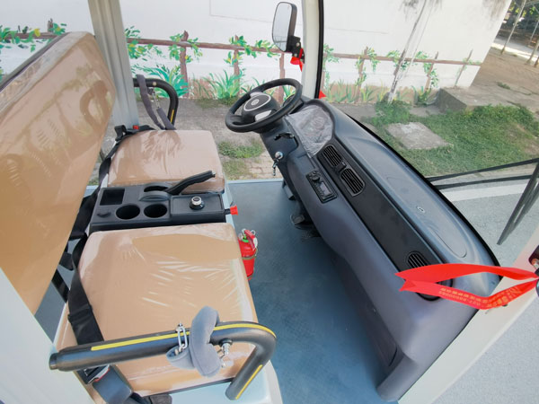 11座電動(dòng)觀光車(chē)軟皮座椅